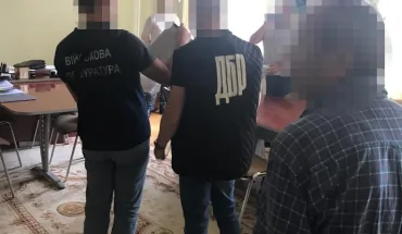"Відкат" чиновнику після перемоги в тендері на близько 220 тис грн – слідчі ДБР затримали директора одного із департаментів Чернівецької ОДА